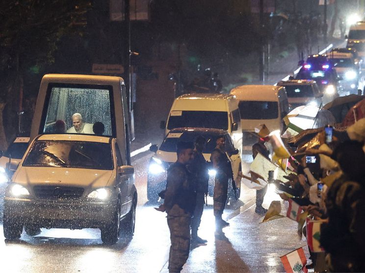 Bagno di folla per il Papa in Libano. «Costruire con tenacia la pace»