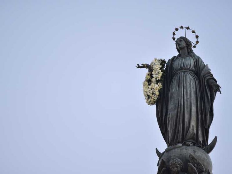 La statua di Maria Immacolata Concezione vicino a Piazza di Spagna.