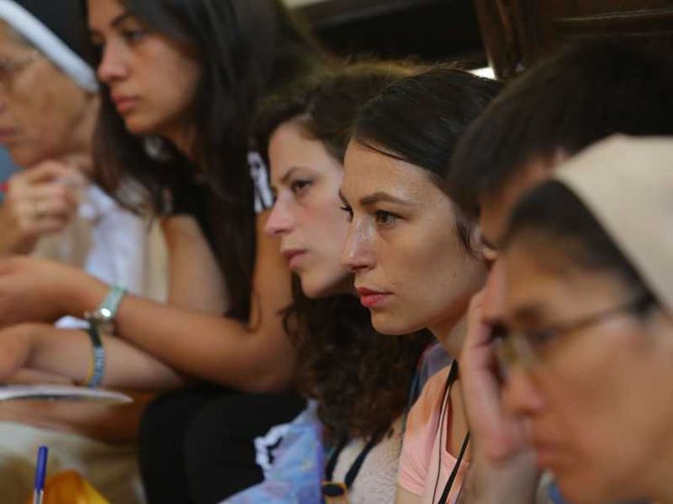 La Commissione vaticana dice “no” alle donne diacono (almeno per ora)