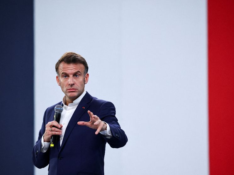 Macron a Zelensky: «Gli Usa potrebbero tradirvi»