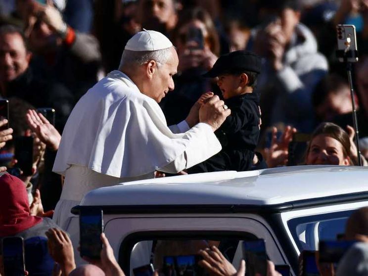 Il Papa: nessuno salva il mondo da solo. Dio potrebbe: ma vuole salvarlo con noi
