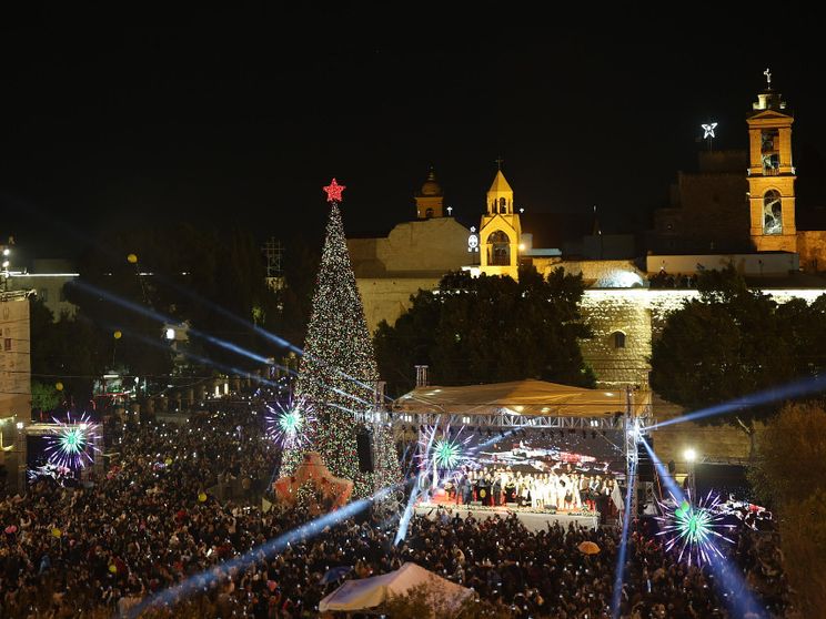 Si accende dopo due anni l'albero: è il Natale "resistente" di Betlemme