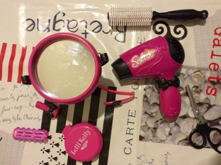 Phon, specchio e trucchi giocattolo per bambine