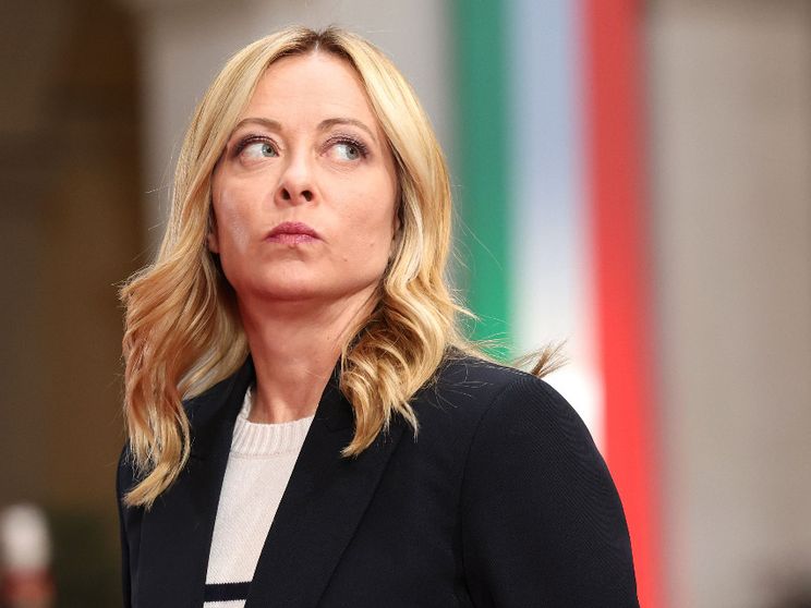Meloni è in mezzo al guado e punta ancora sull’«unità fra Ue e Usa»