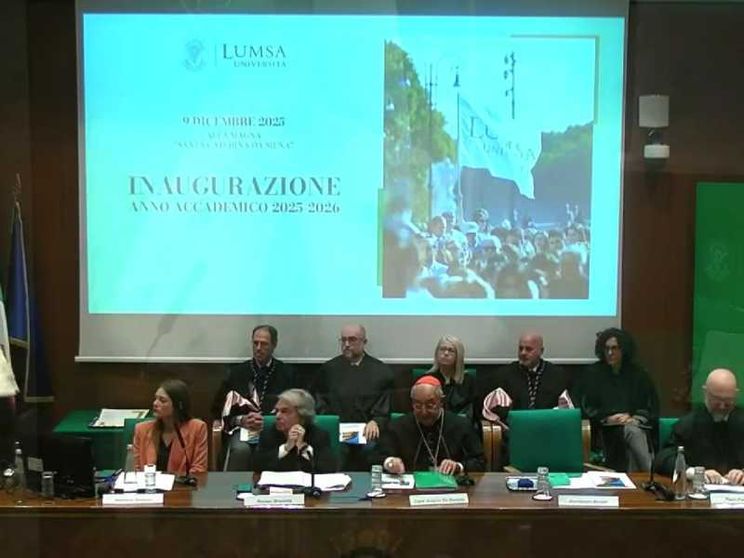 Un momento dell'inaugurazione dell'anno accademico alla Lumsa, durante il discorso del rettore Bonini. Foto Lumsa