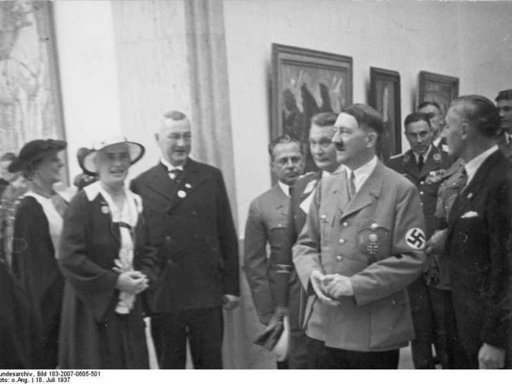 Adolf Hitler il predone: la razzia infinita dell'arte