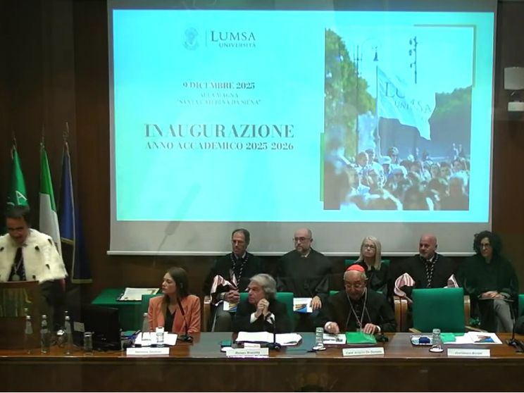 Un momento dell'inaugurazione dell'anno accademico alla Lumsa, durante il discorso del rettore Bonini. Foto Lumsa