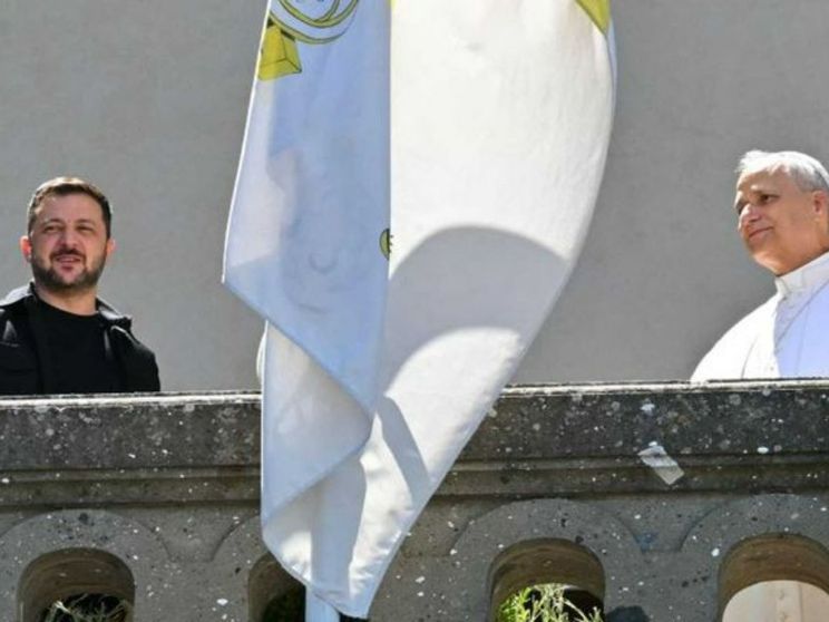 Zelensky a Castelgandolfo nel corso dell'ultimo incontro con Leone XIV, a luglio