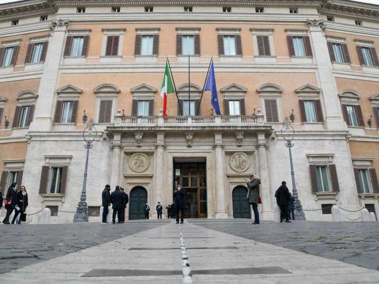 In carcere 72 morti dall'inizio dell'anno. Le sagome per ricordarli