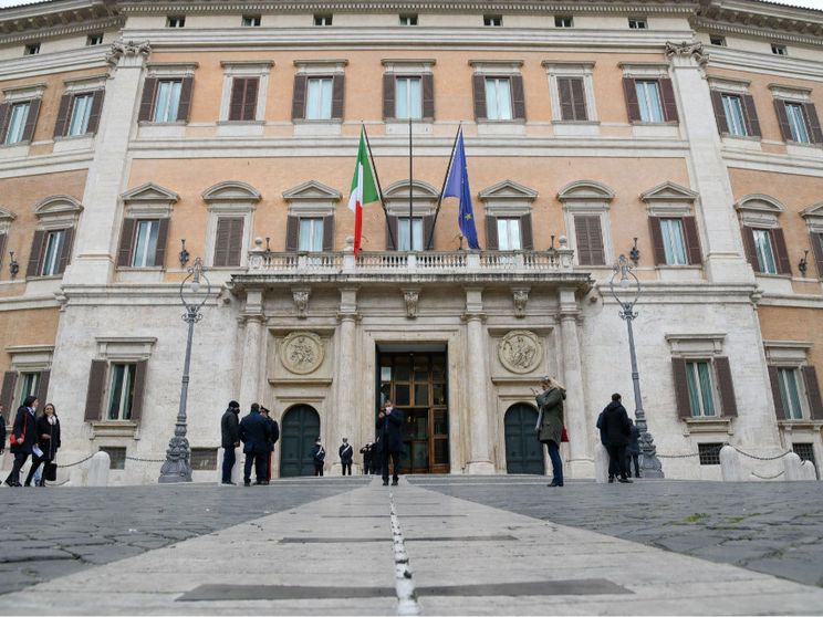 In carcere 72 morti dall'inizio dell'anno. Le sagome per ricordarli