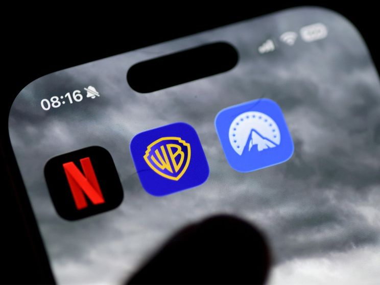 È battaglia per la Warner Bros: in gioco ci sono streaming e diritti tv
