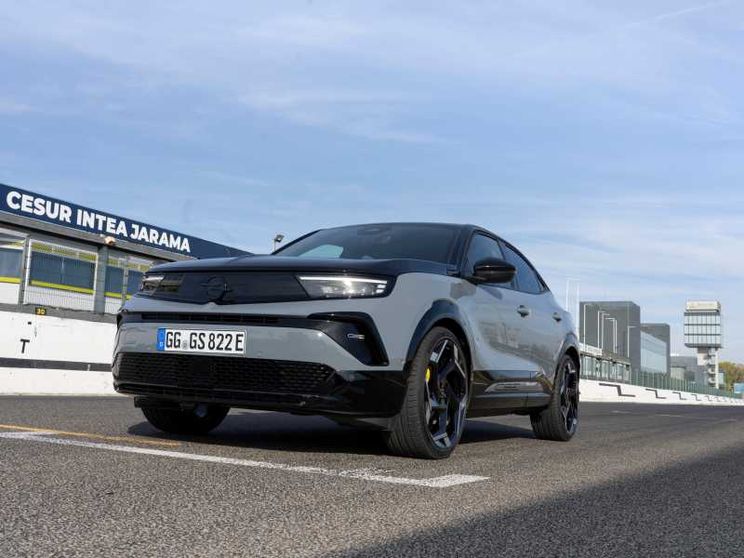 Anima da rally, corpo da strada: c'è una Opel elettrica che unisce due mondi
