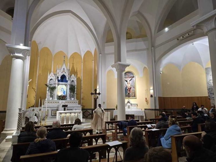 Foggia: padre Infant Raj, dei Missionari dei Sacri Cuori, nella chiesa di Santa Maria della Croce
