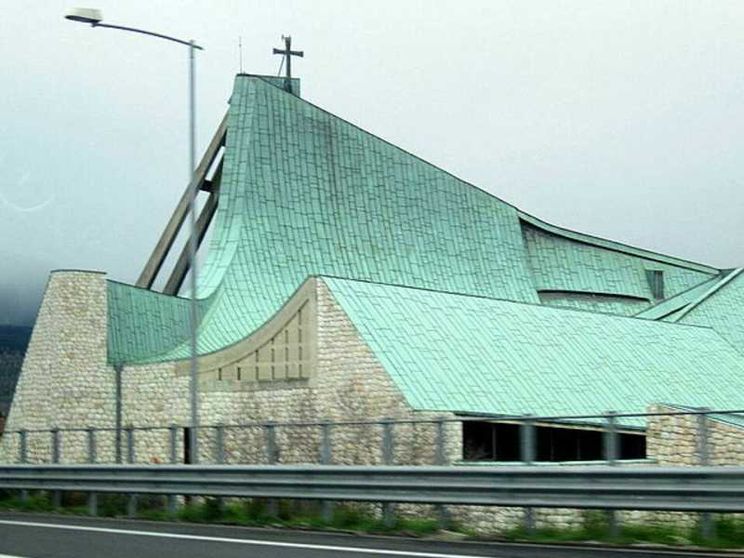 Sull'autostrada c'è una chiesa che ha accolto molti pellegrini del Giubileo. Ecco dove