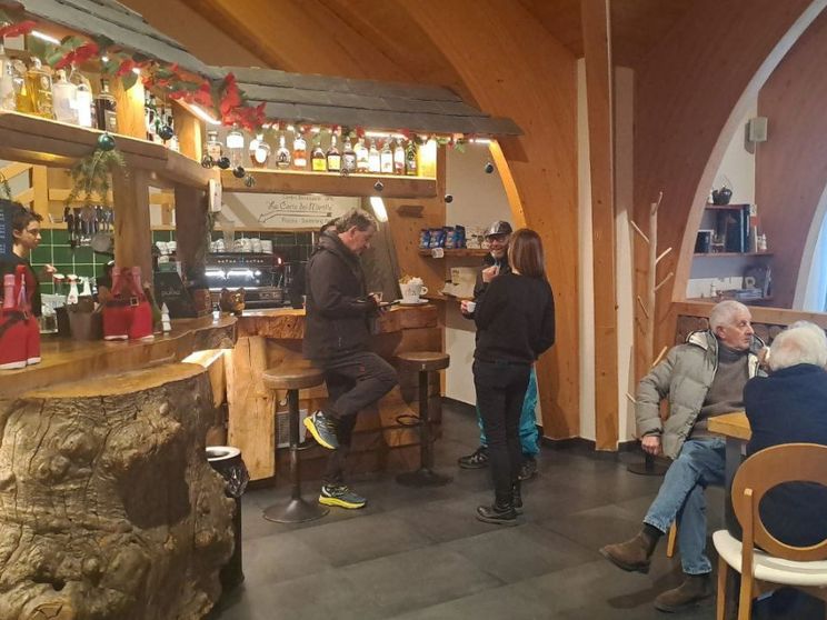 Se la banca non c'è più, il Bancomat è il negozio