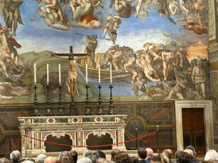 Parolin ai parlamentari in Cappella Sistina: «Il Signore ci è necessario»