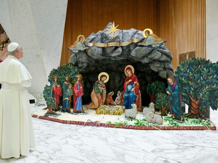 C'è una Vergine incinta in Vaticano. Dal presepe il grido contro l'aborto