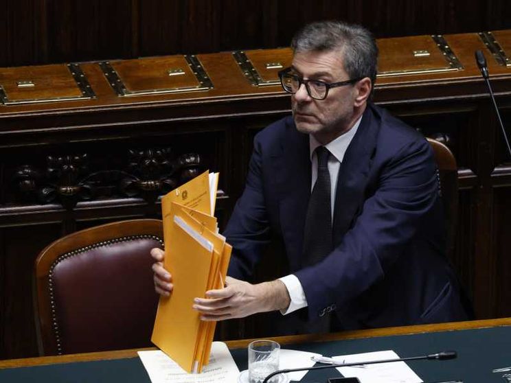 Hanno stropicciato la manovra (e un po' anche il Parlamento)