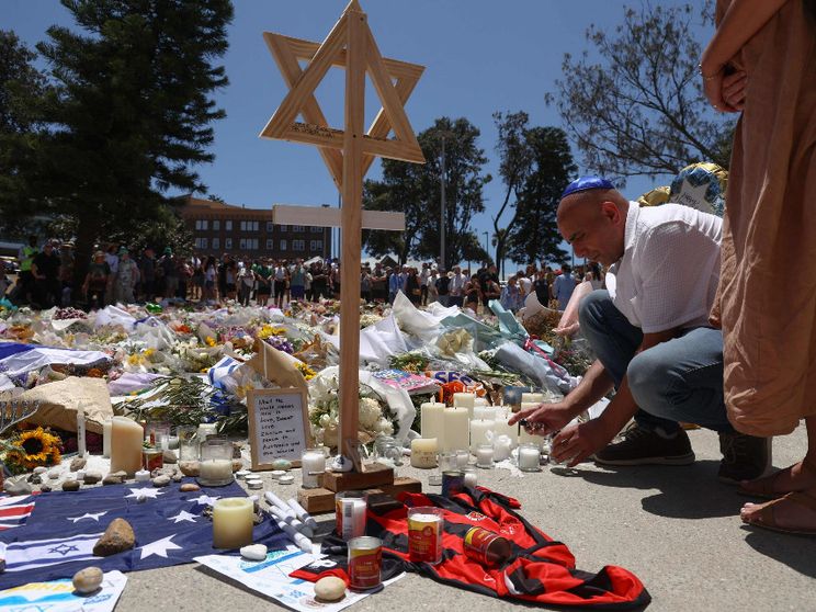 Bondi Beach, l'autore della strage dovrà rispondere di 59 reati
