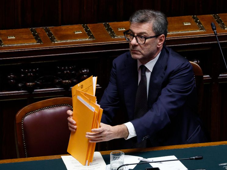 Hanno stropicciato la manovra (e un po' anche il Parlamento)