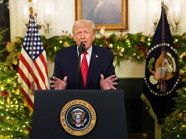 Il presidente Usa Donald Trump parla alla nazione dalla Diplomatic Reception Room della Casa Bianca