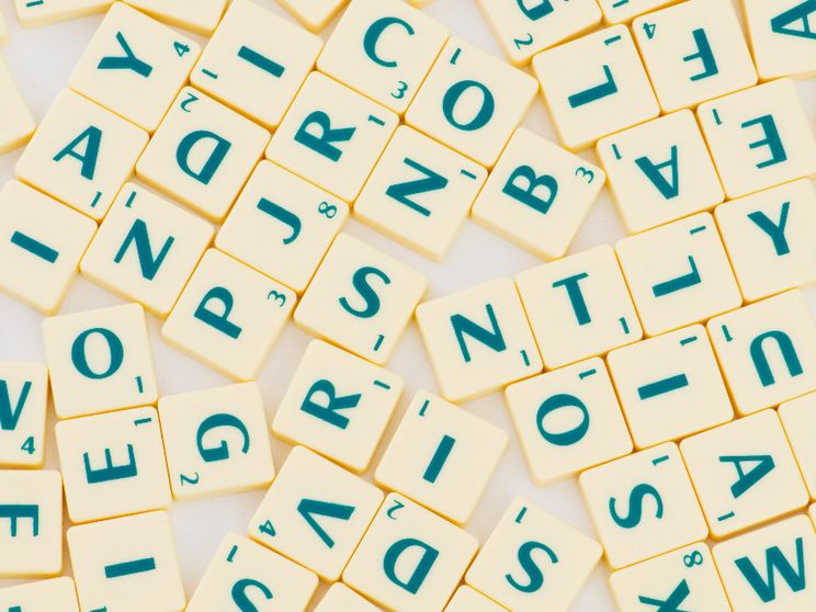 Gli occhi spaccanti e la kiss cam: parole sismografo del tempo