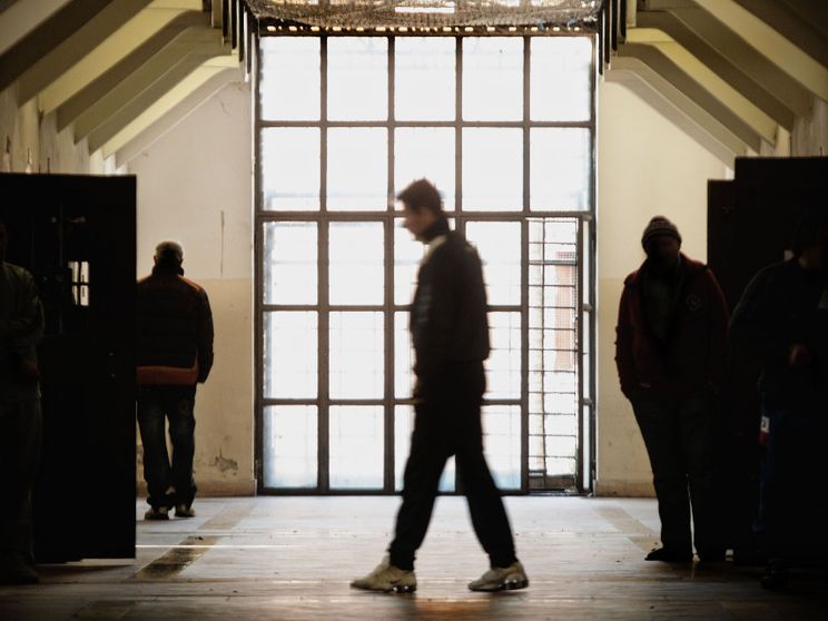 Nuoro si schiera con il vescovo Mura: no al carcere riservato ai boss