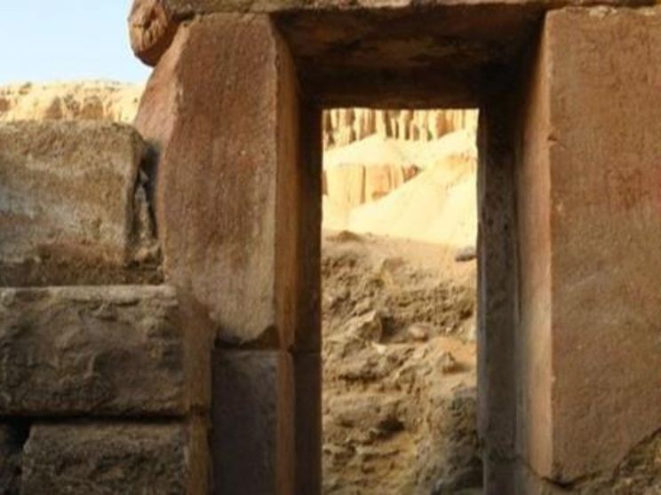 Archeologi italiani scoprono il tempio solare del faraone Niuserra