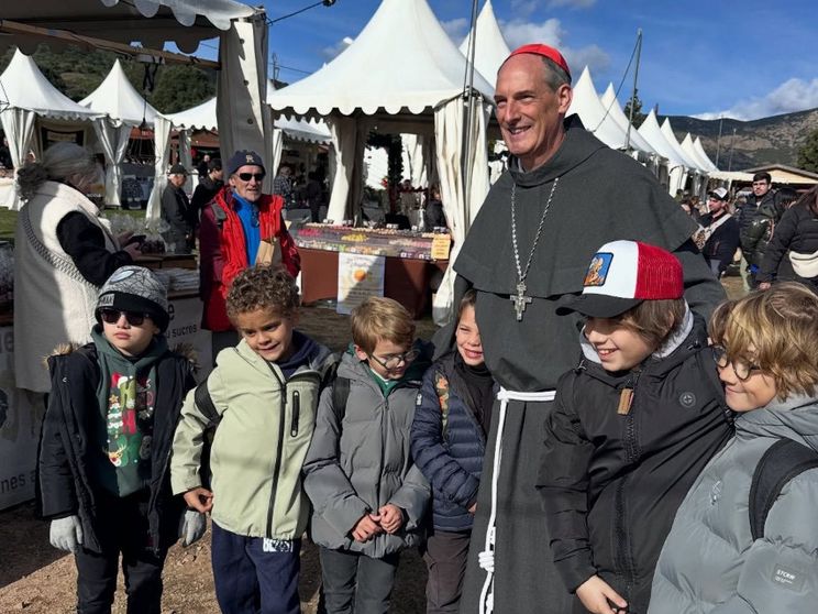 Il cardinale Bustillo: società impaurita e web violento. Ripariamo il vivere civile