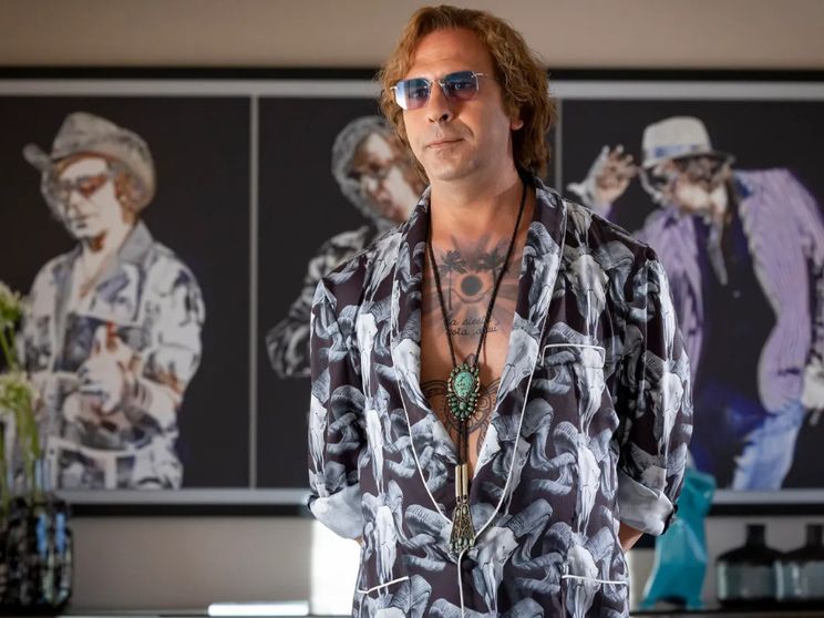 Sul Cammino di Santiago Checco Zalone scivola ma non troppo