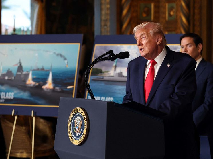 Trump lancia un piano per una nuova flotta militare, «la più potente mai vista»