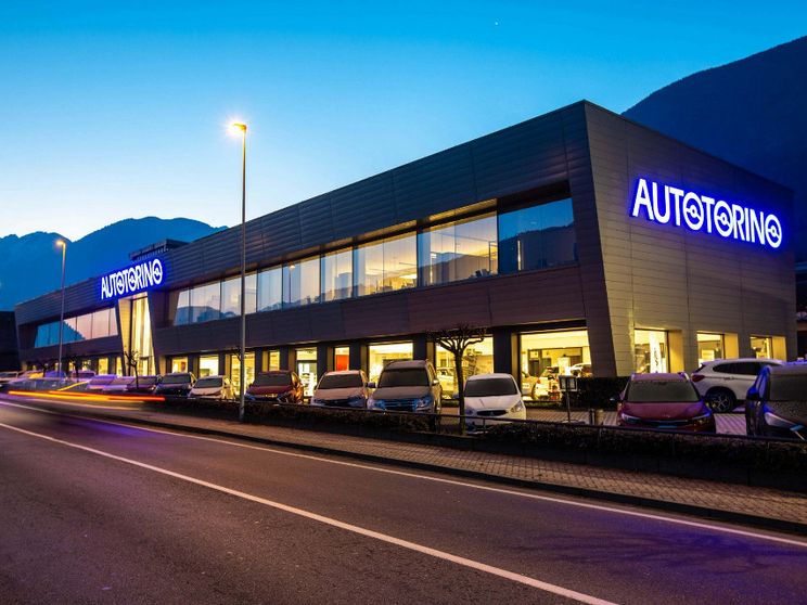 Bonus bebè e 102 milioni sulla crescita: così una grande azienda-famiglia vende più auto di tutti