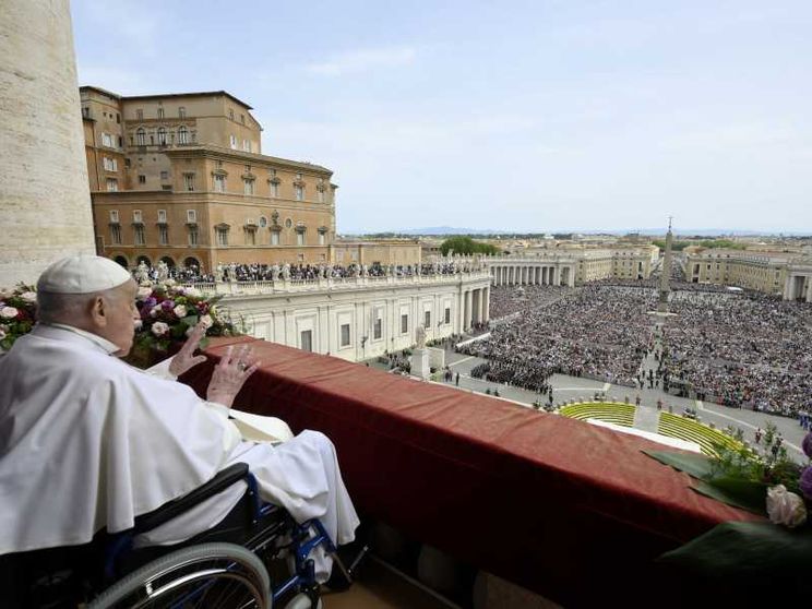 I doni di Francesco e Leone, nell'anno inatteso della Chiesa