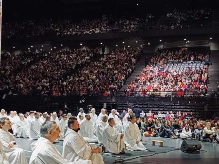 Fiducia e amicizia, così Taizé ha richiamato 15mila giovani a Parigi
