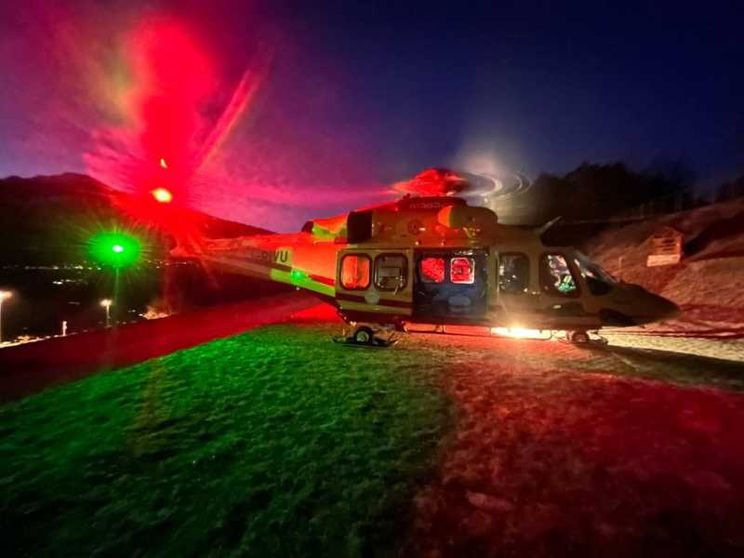 Il controsoffitto che ha preso fuoco, le uscite troppo strette, i giovani italiani dispersi: la strage di Crans-Montana