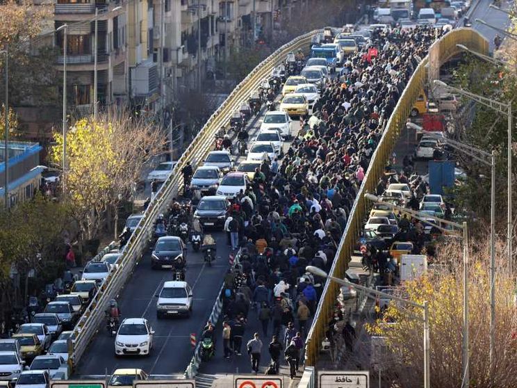 Sanzioni Usa e povertà estrema, ecco perché in Iran è tornata la protesta