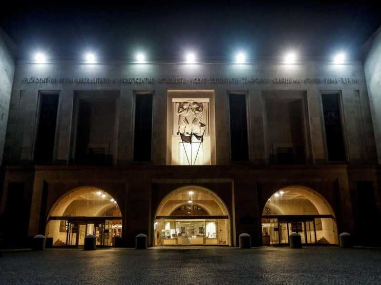 Una veduta esterna dell'ingresso principale dell'Ospedale Niguarda a Milano / Ansa Mourad Balti Touati