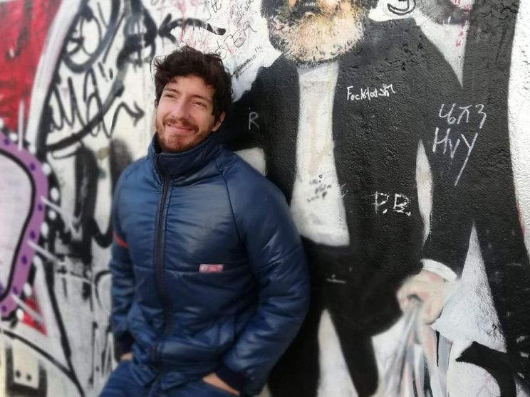 La Polizia scientifica interviene sul luogo dell'uccisione del capotreno / Foto Schicchi