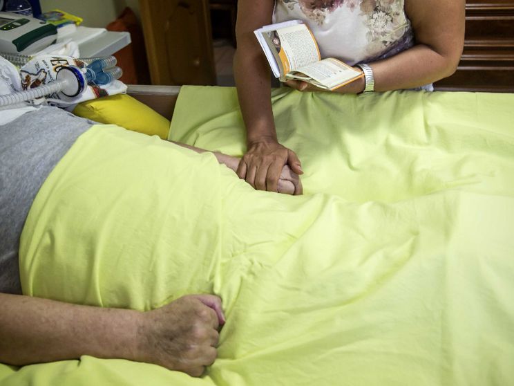 Possiamo imparare ogni giorno come stare accanto a chi muore