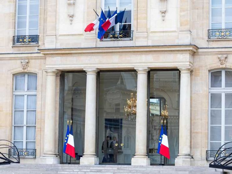 Francia: “aiuto a morire”, Macron vuole la legge. Ma il Senato lo frena