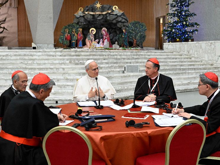 Il Papa al Concistoro: «Sono qui per ascoltare. È Gesù che attrae, non la Chiesa»