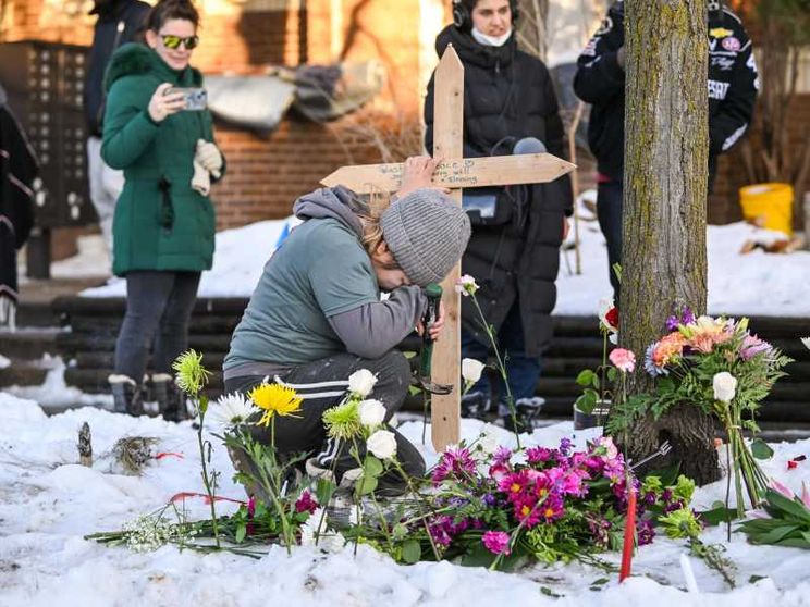 Agente anti-immigrazione uccide una donna, proteste nelle città Usa