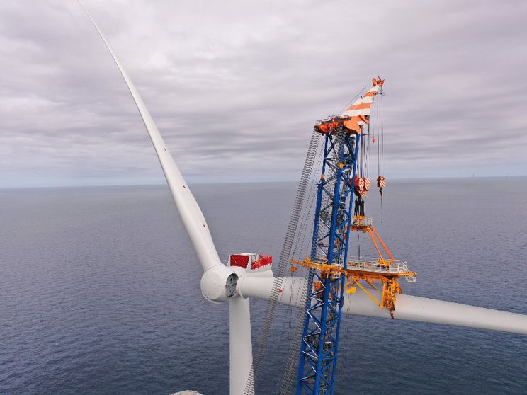 Non solo petrolio: ci sarebbe l'eolico galleggiante, ma in Italia non riesce a partire