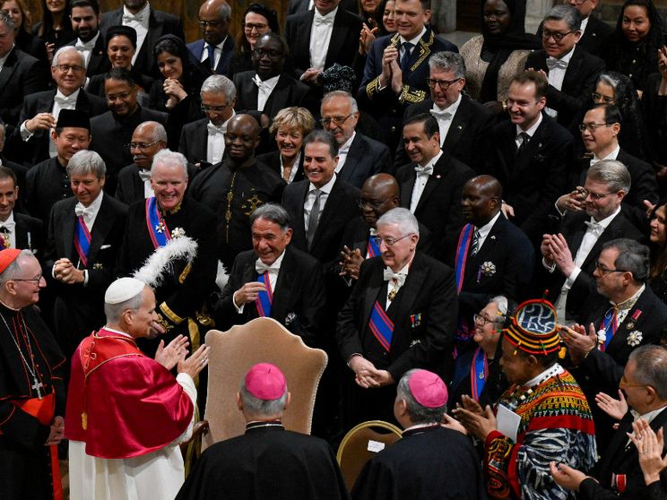 Il Papa: la guerra è tornata di moda. E nel mondo si riducono i diritti