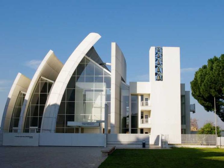 La chiesa di Dio Padre misericordioso, meglio nota come chiesa del Giubileo, a Roma, completata nel 2003
