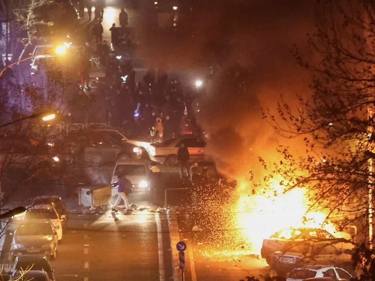 Iran, l'ambasciatore all'Onu attacca Usa e Israele. L'ultimo bilancio di una Ong: 2.571 morti