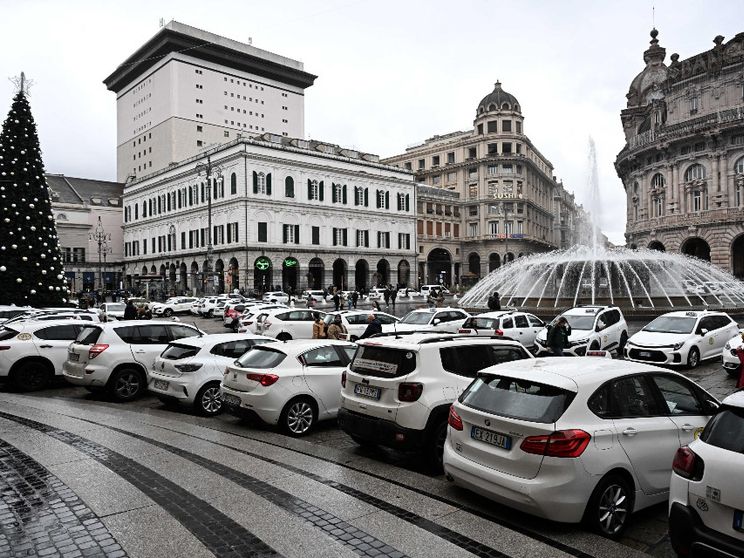 I taxi, la concorrenza di Uber e le ragioni di uno scontro infinito