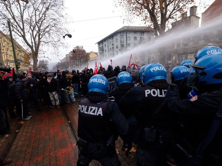 L'allarme dei giuristi sul pacchetto sicurezza: «È fuori dal solco tracciato dalla Carta»