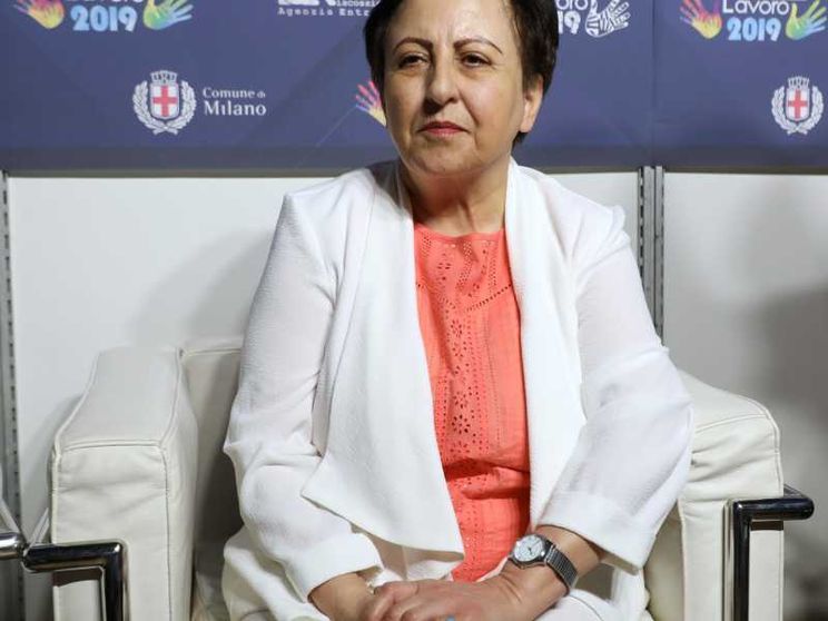 La Nobel Ebadi: «L'Iran è oscurato, il mondo sia la voce dei coraggiosi»