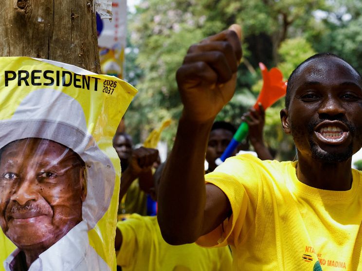 Uganda, il presidente Museveni vince il settimo mandato